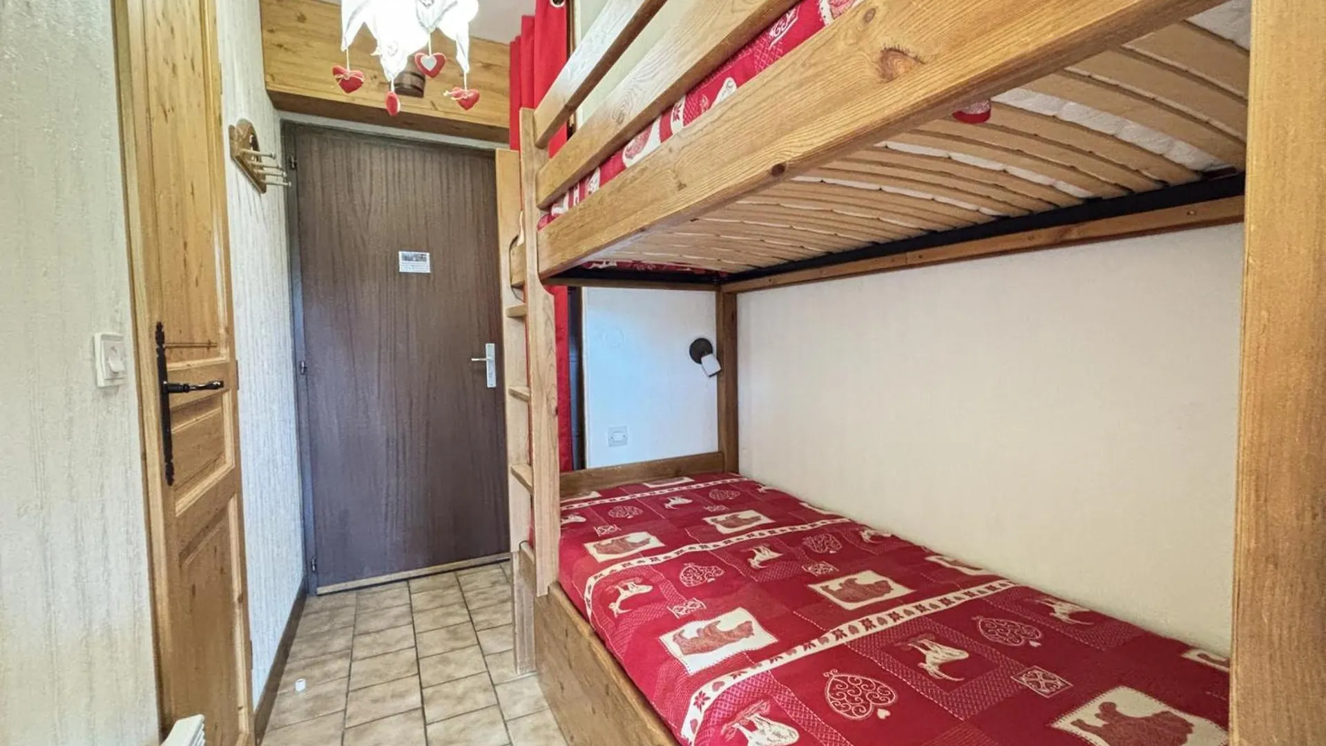 Studio Skis Aux Pieds, Animaux Acceptes, Parking, Balcon, 4 Personnes - Fr-1-505-230 Notre-Dame-de-Bellecombe Apartman