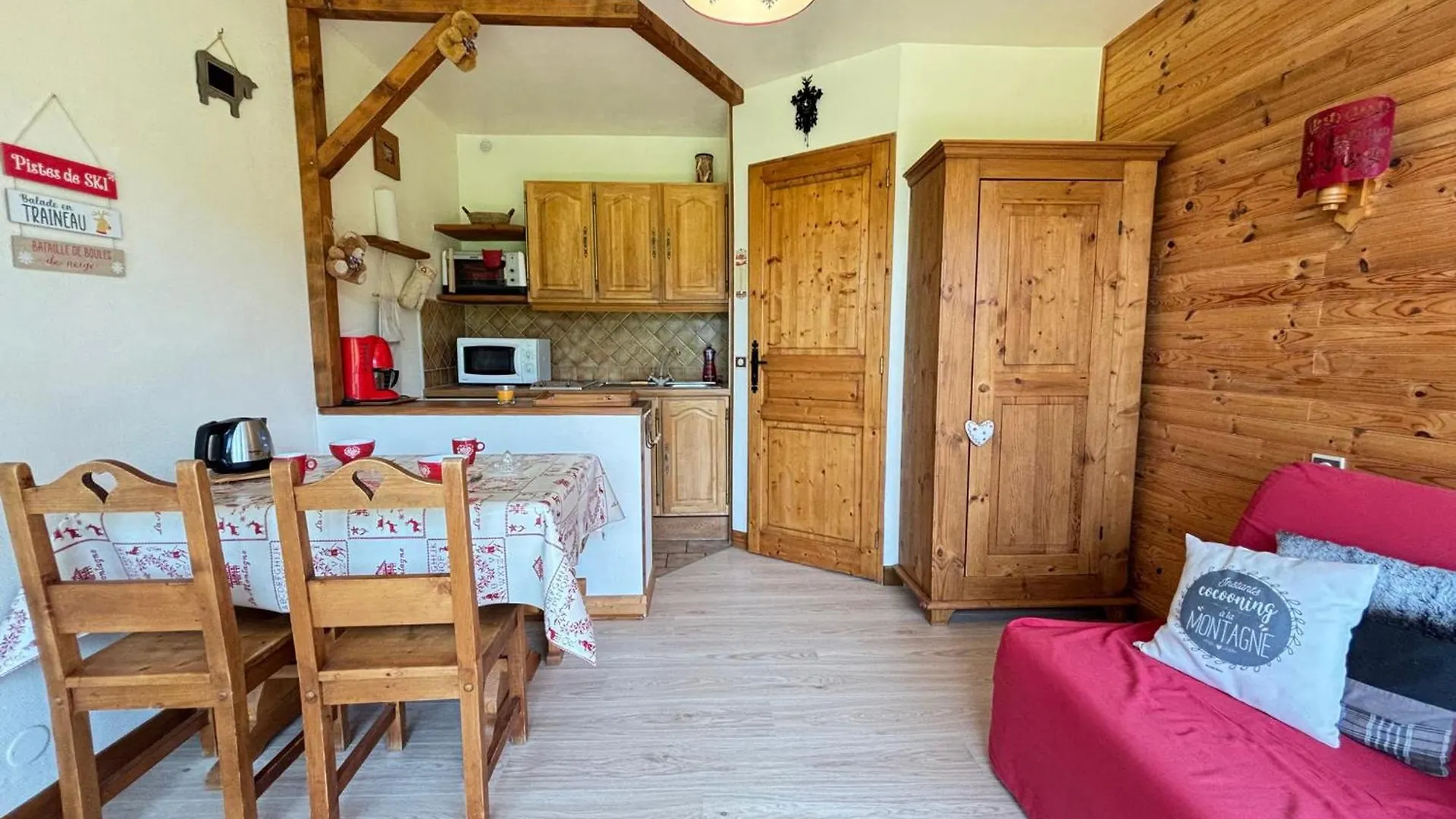 Studio Skis Aux Pieds, Animaux Acceptes, Parking, Balcon, 4 Personnes - Fr-1-505-230 Notre-Dame-de-Bellecombe
